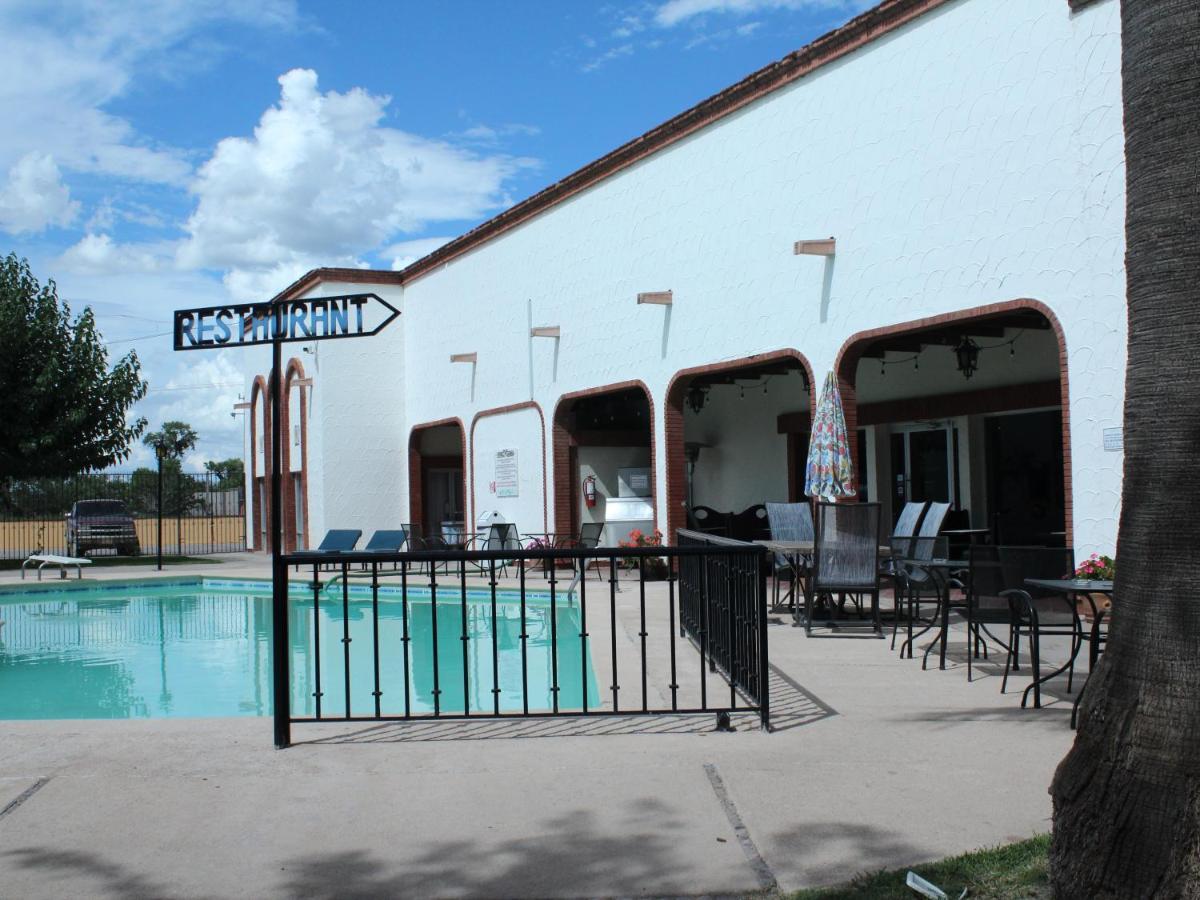 Hotel Hacienda Nuevo Casas Grandes Exterior photo